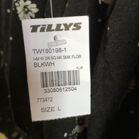 Ivy & Main Floral Crop Top - Picture 3 of 3